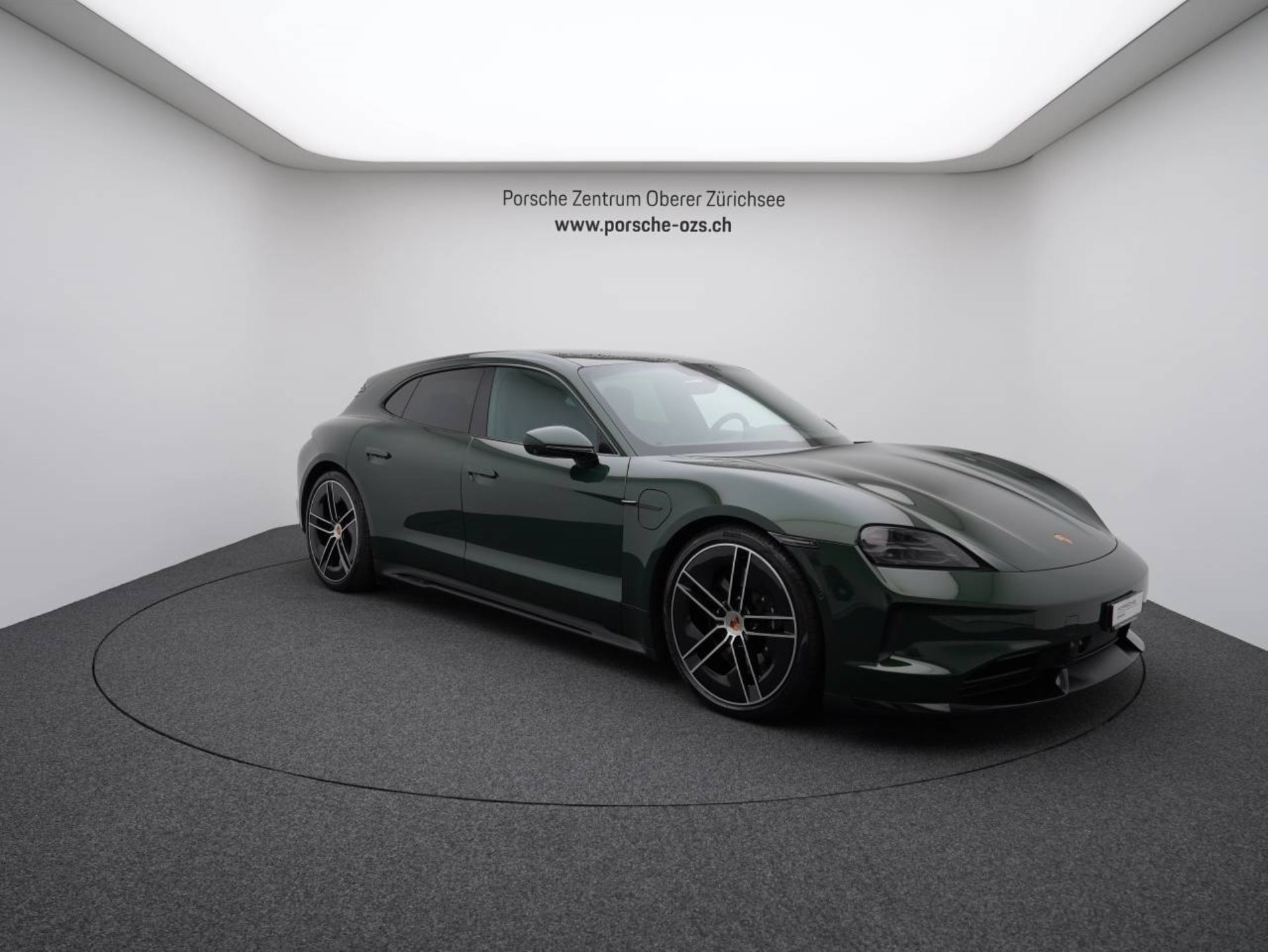 PORSCHE Taycan GTS Sport Turismo-image-8