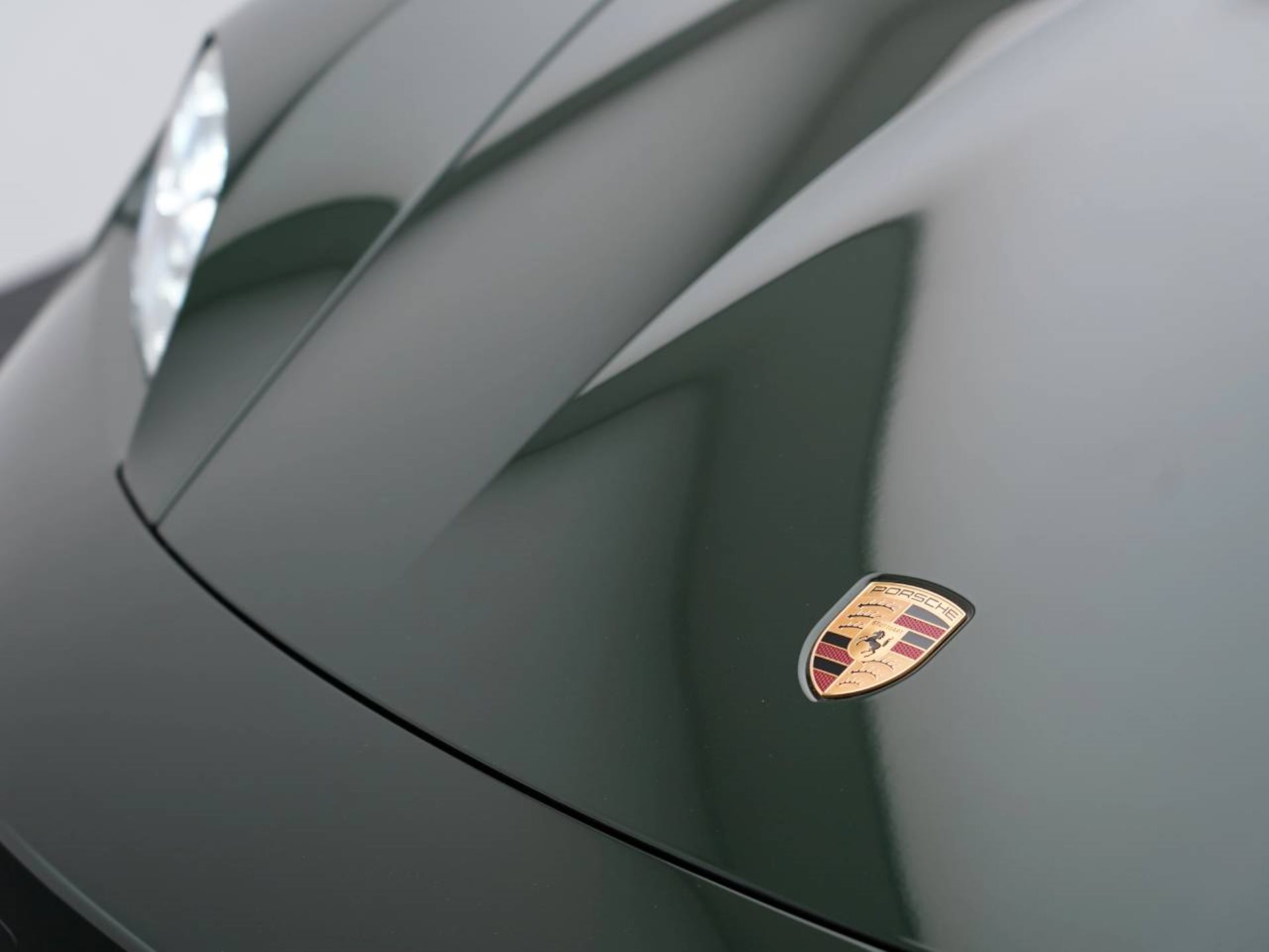 PORSCHE Taycan GTS Sport Turismo-image-12