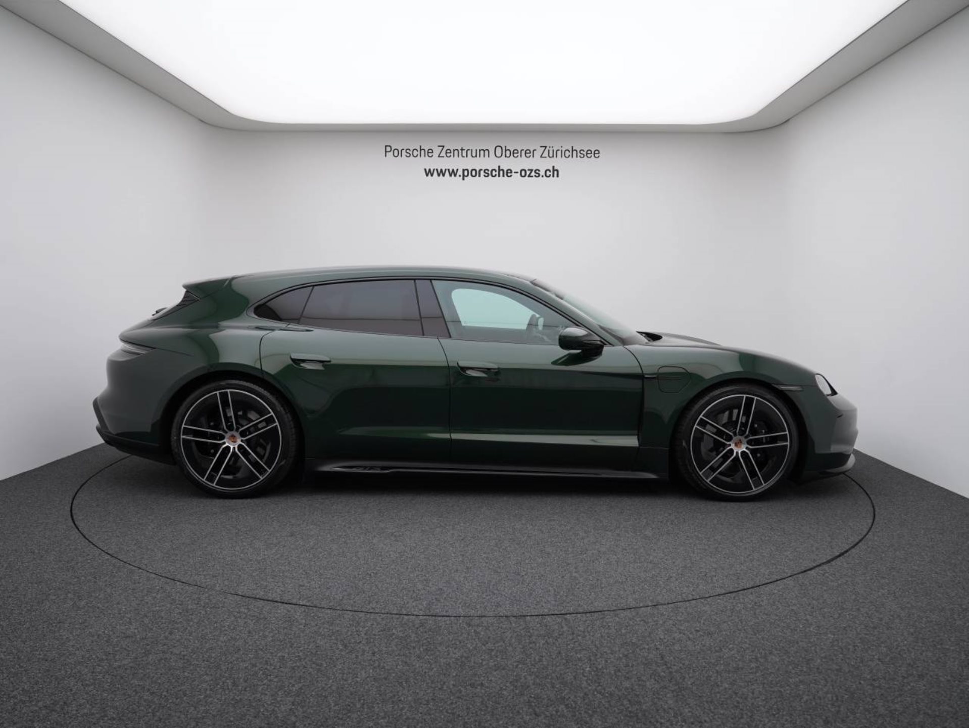 PORSCHE Taycan GTS Sport Turismo-image-7