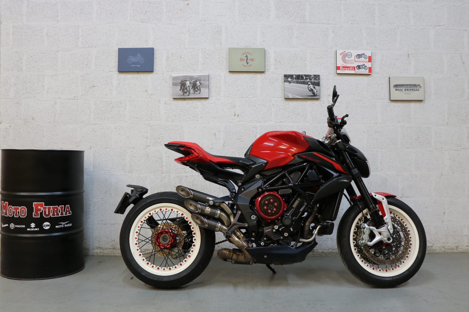 MV AGUSTA Dragster 800 RR ABS-showroom-element-1