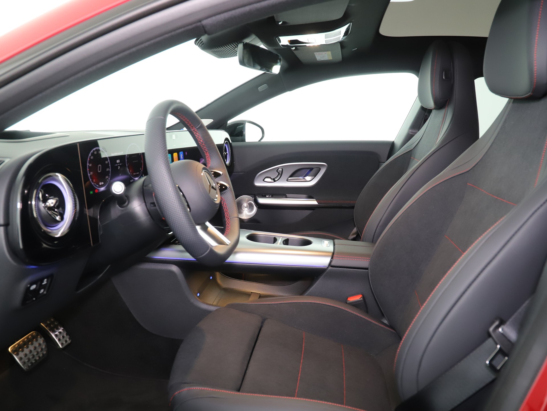 MERCEDES-BENZ CLA 200 8G-DCT 4Matic-image-9