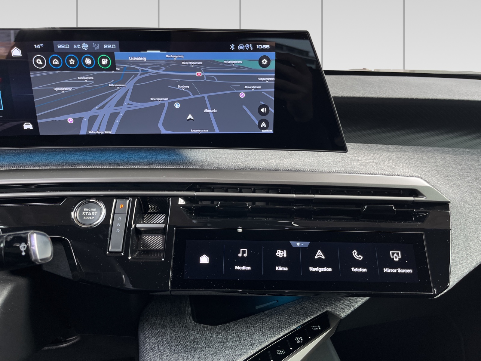 PEUGEOT 3008 73kWh Allure-image-9