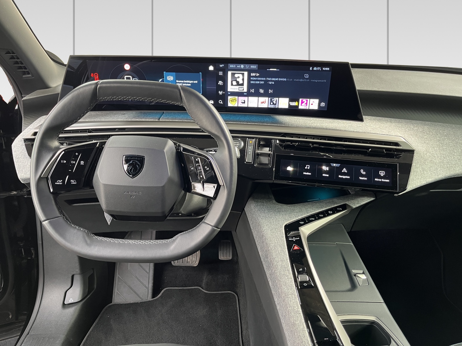 PEUGEOT 3008 73kWh Allure-image-7