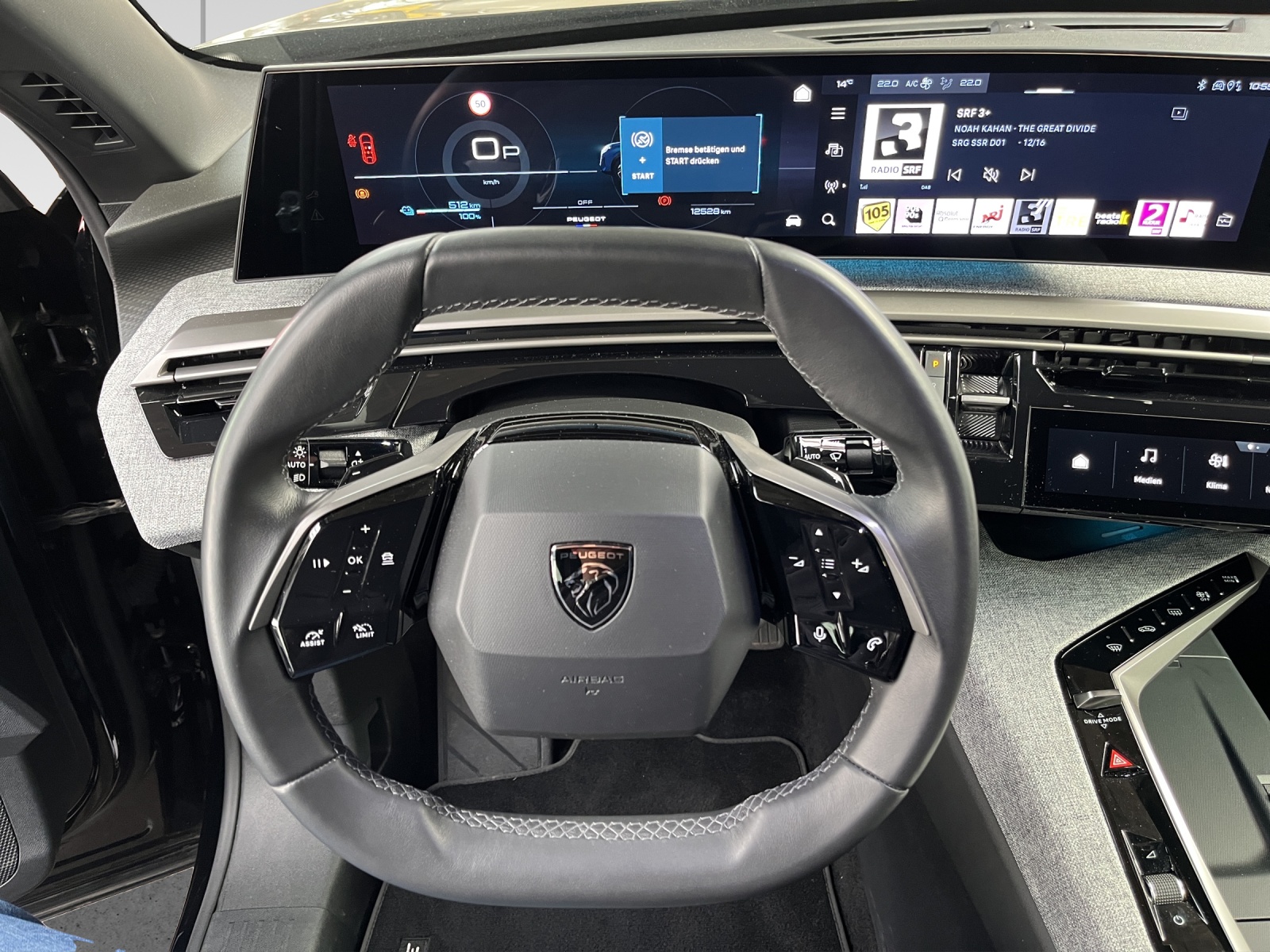 PEUGEOT 3008 73kWh Allure-image-8
