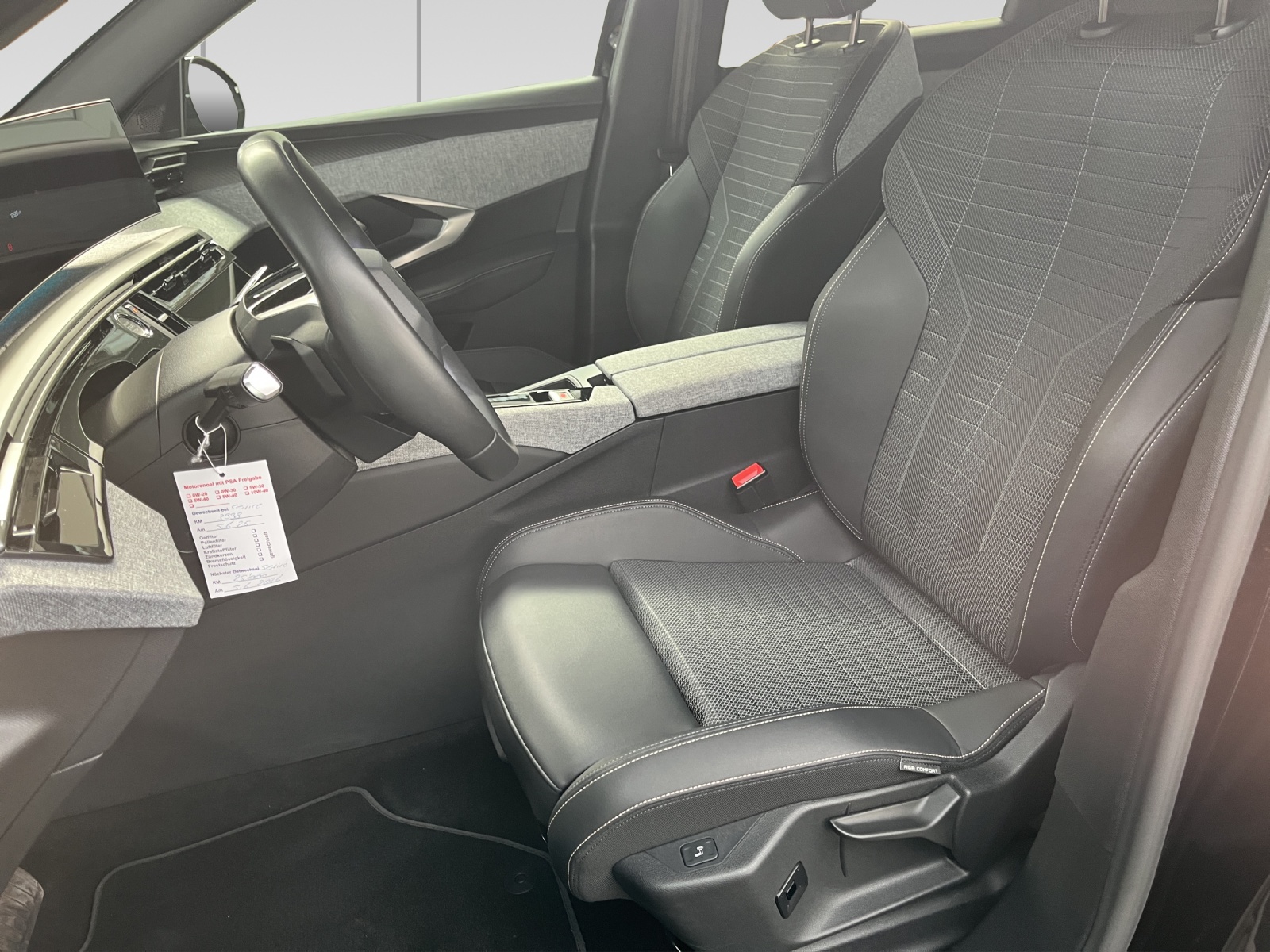 PEUGEOT 3008 73kWh Allure-image-6