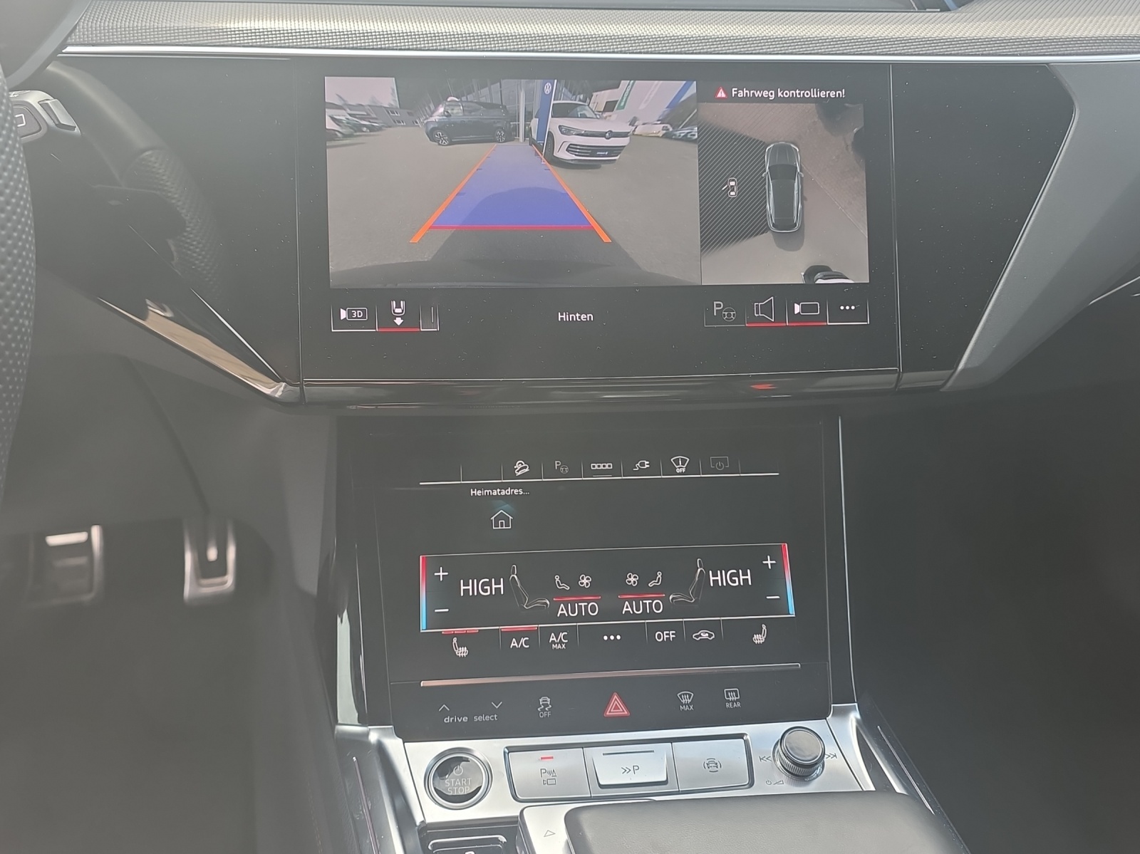 AUDI Q8 50 e-tron Black Edition quattro-image-11
