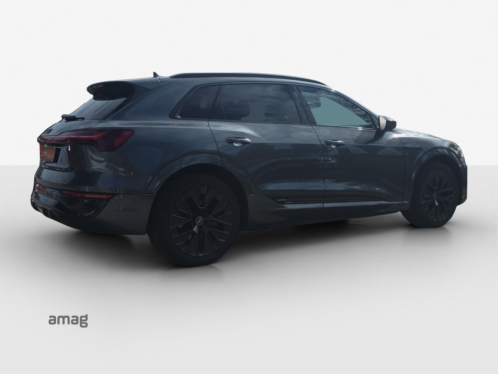 AUDI Q8 50 e-tron Black Edition quattro-image-5
