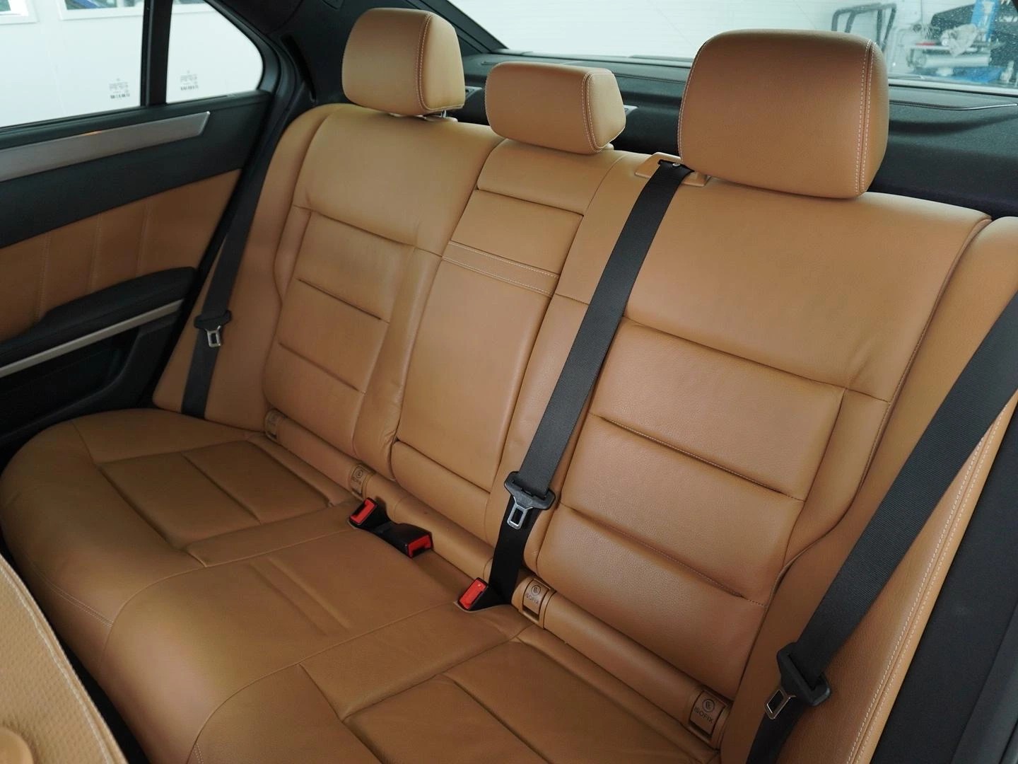 MERCEDES-BENZ E 350 Avantgarde 4Matic 7G-Tronic-image-3