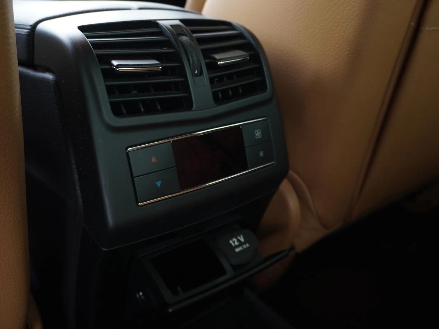 MERCEDES-BENZ E 350 Avantgarde 4Matic 7G-Tronic-image-7