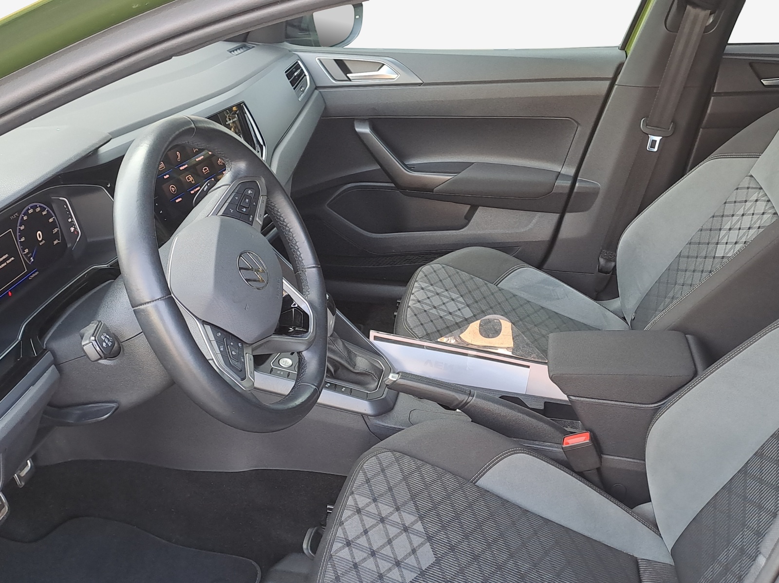 VW Taigo 1.0 TSI R-Line DSG-image-7