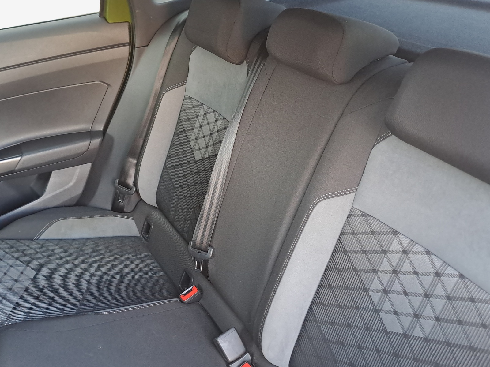 VW Taigo 1.0 TSI R-Line DSG-image-11