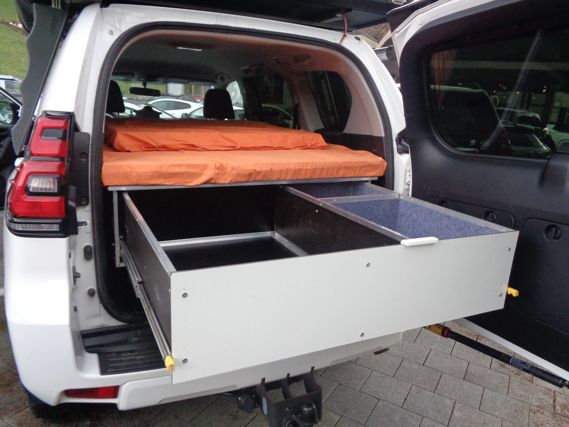 TOYOTA Land Cruiser 2.8TD Comfort Automatic-image-8