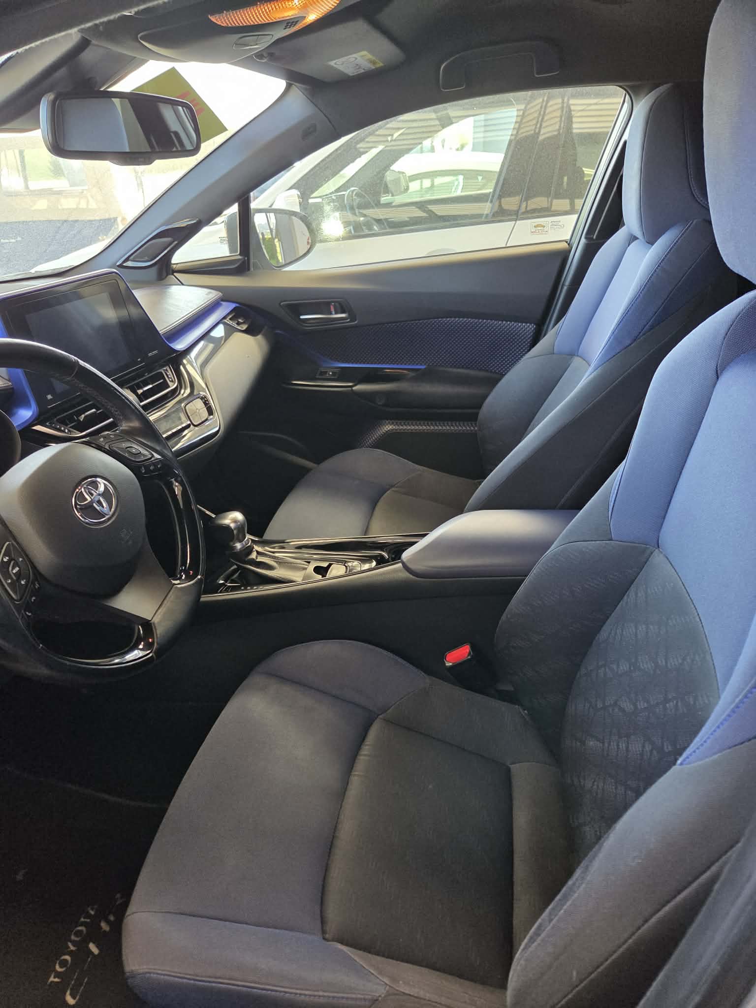 TOYOTA C-HR 1.2 Turbo Style 4WD Multidrive S-image-10