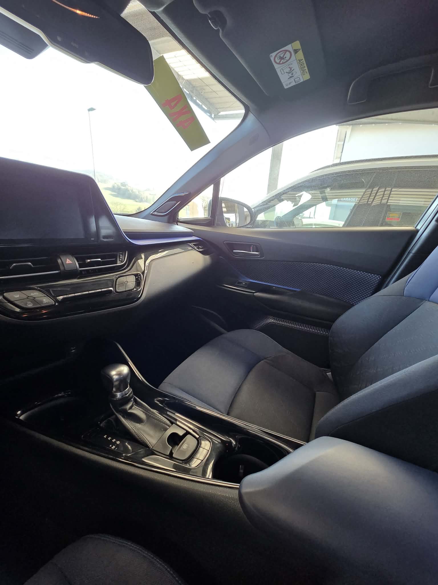 TOYOTA C-HR 1.2 Turbo Style 4WD Multidrive S-image-12