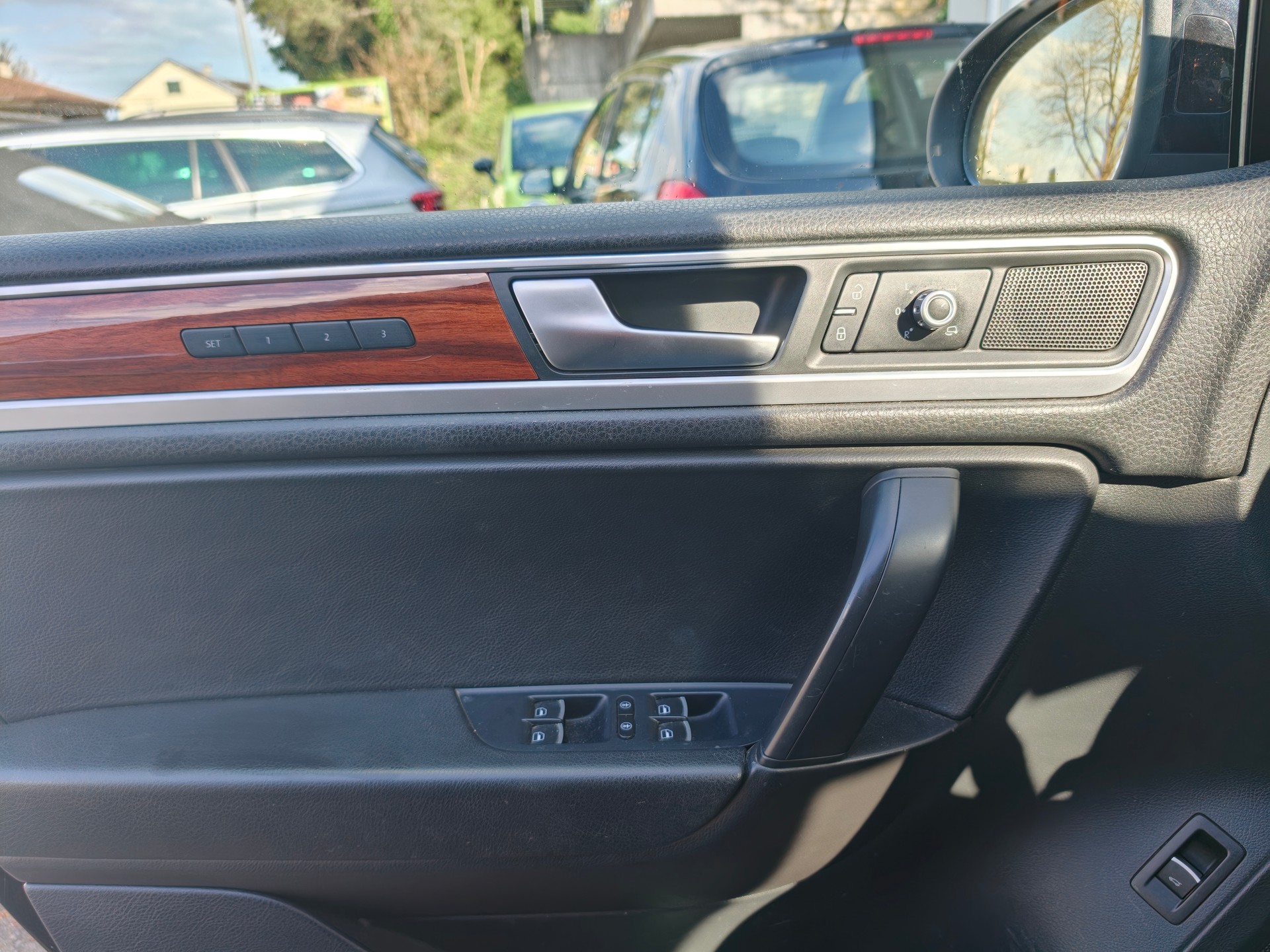 VW Touareg 3.0 TDI BlueMotion Technology Tiptronic-image-6