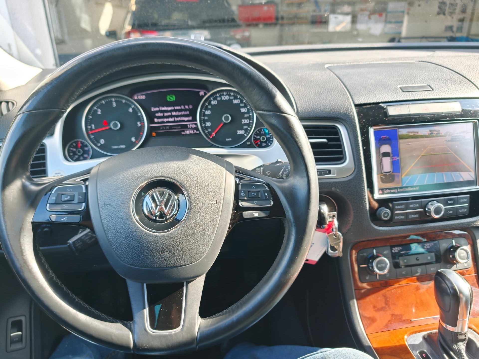 VW Touareg 3.0 TDI BlueMotion Technology Tiptronic-image-5