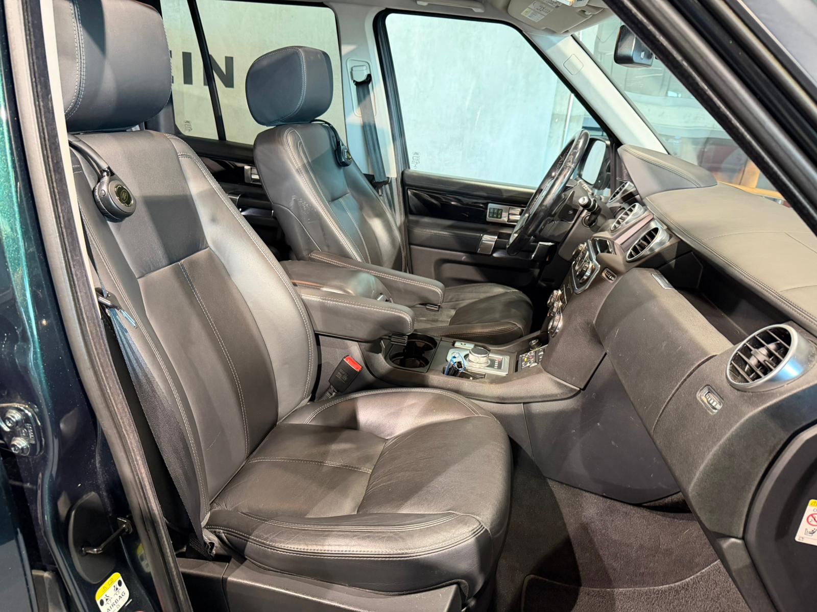 LAND ROVER Discovery 3.0 SDV6 HSE Automatic-image-25