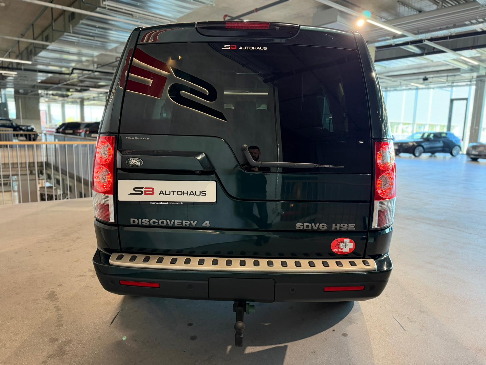 LAND ROVER Discovery 3.0 SDV6 HSE Automatic-image-10