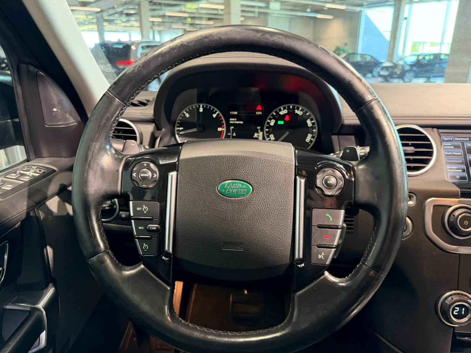 LAND ROVER Discovery 3.0 SDV6 HSE Automatic-image-28