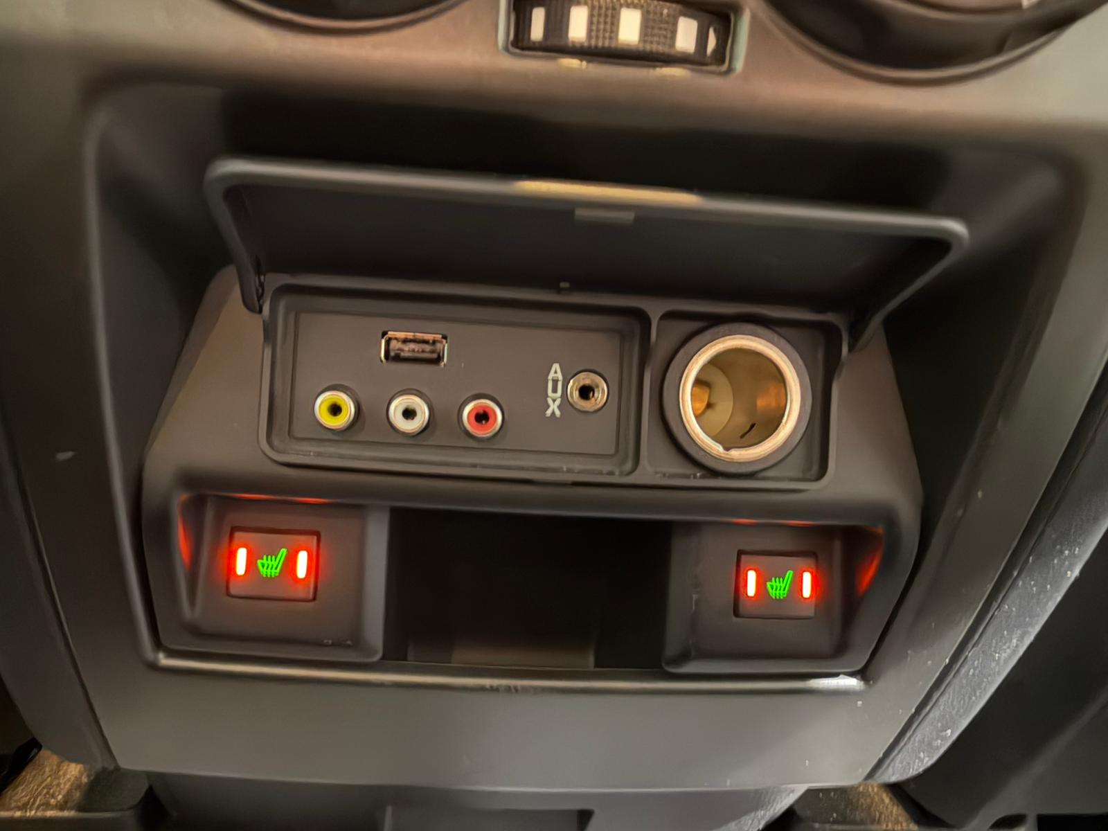 LAND ROVER Discovery 3.0 SDV6 HSE Automatic-image-21