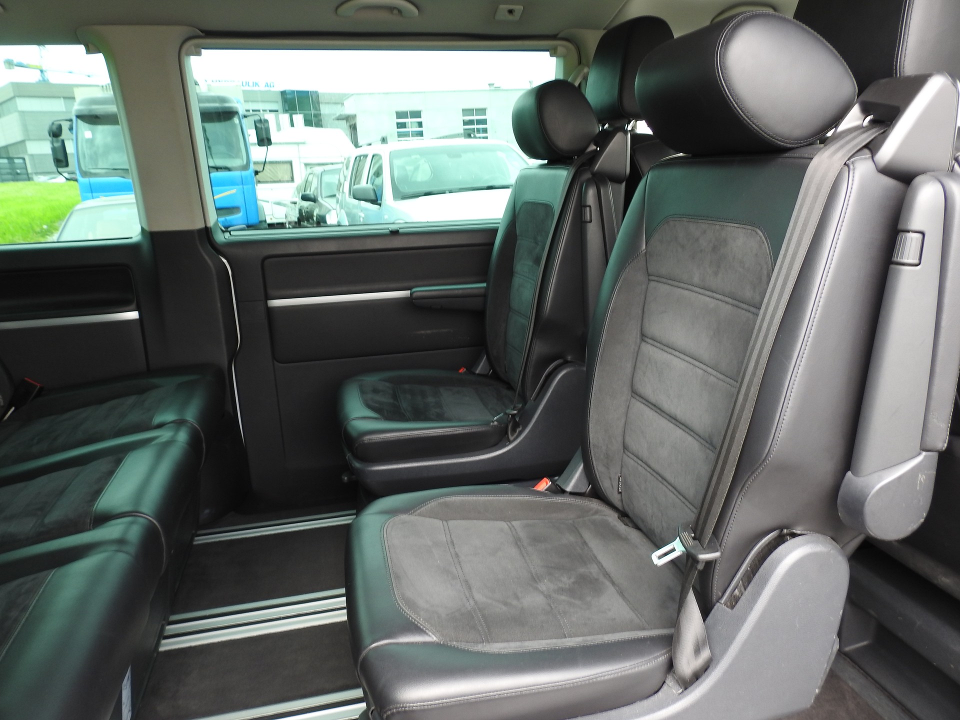 VW T6 Multivan 2.0 Bi-TDI Highline 4Motion DSG-image-22