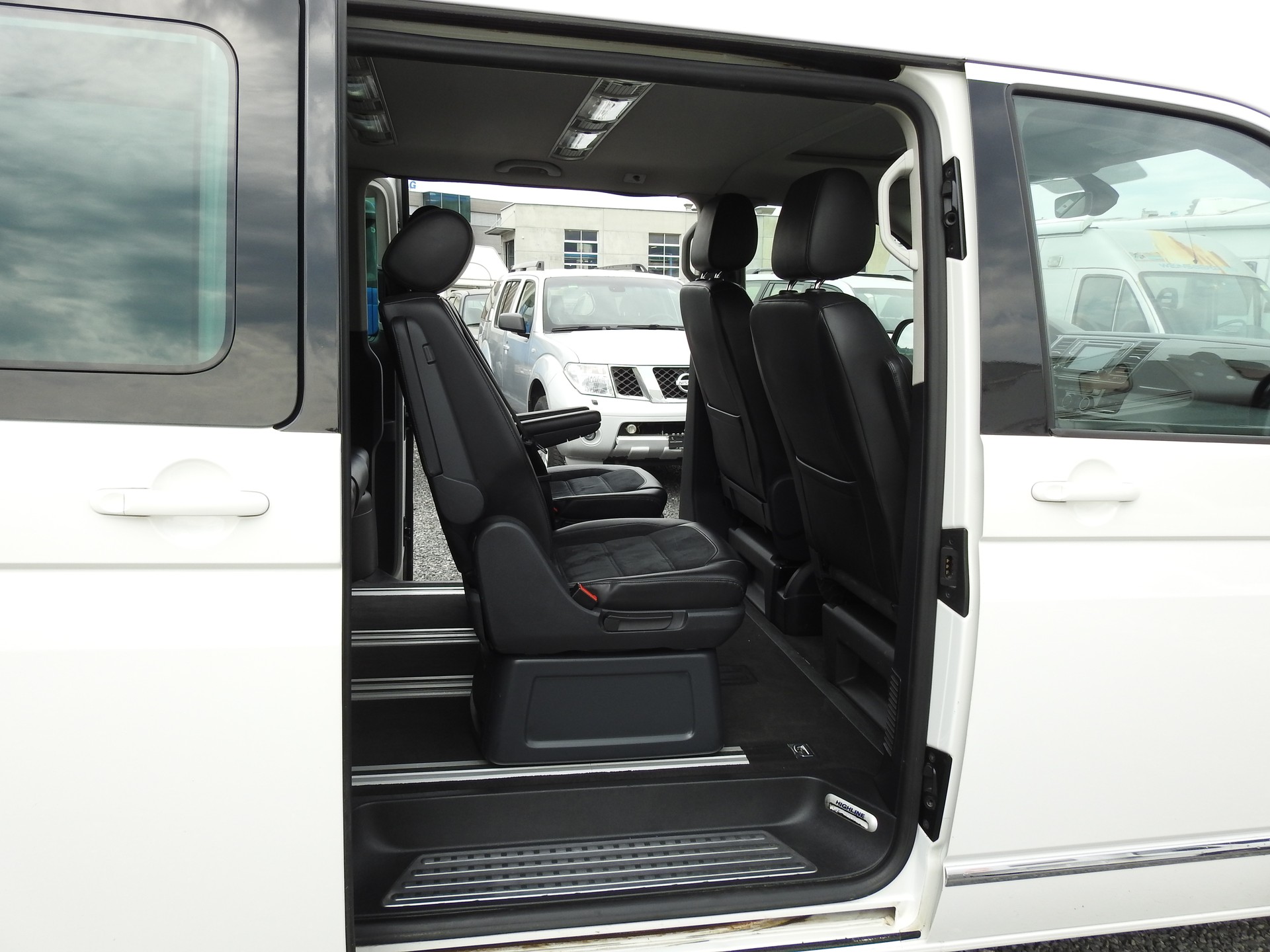 VW T6 Multivan 2.0 Bi-TDI Highline 4Motion DSG-image-17