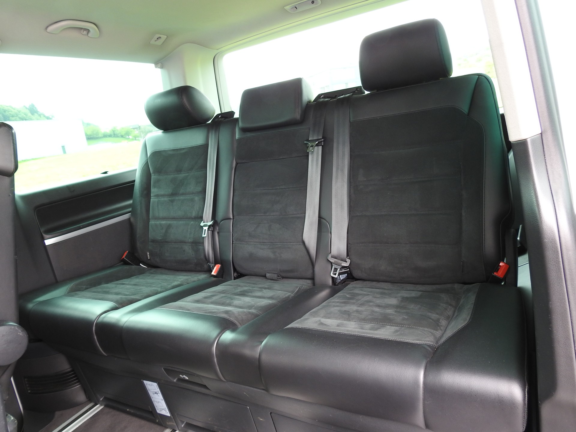 VW T6 Multivan 2.0 Bi-TDI Highline 4Motion DSG-image-21