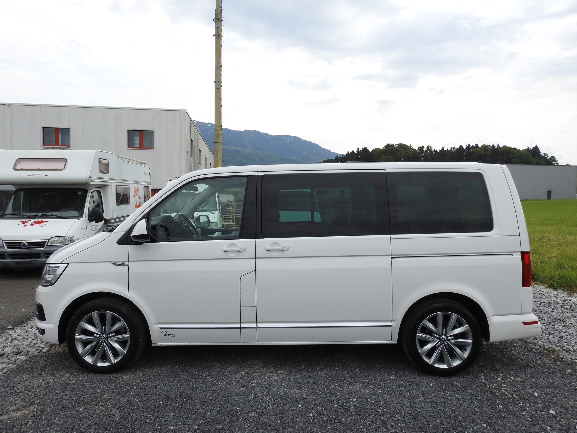 VW T6 Multivan 2.0 Bi-TDI Highline 4Motion DSG-image-2