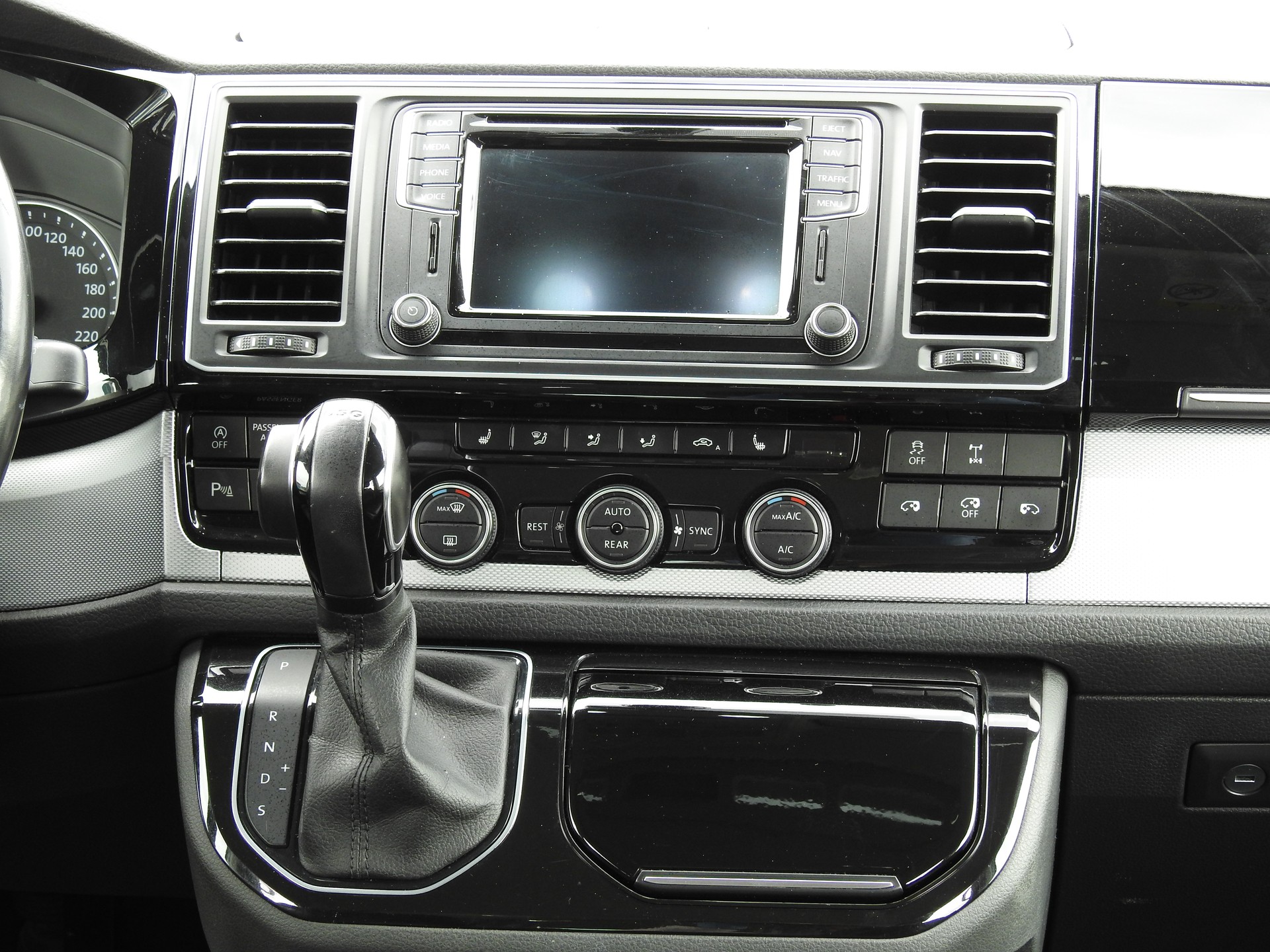 VW T6 Multivan 2.0 Bi-TDI Highline 4Motion DSG-image-18