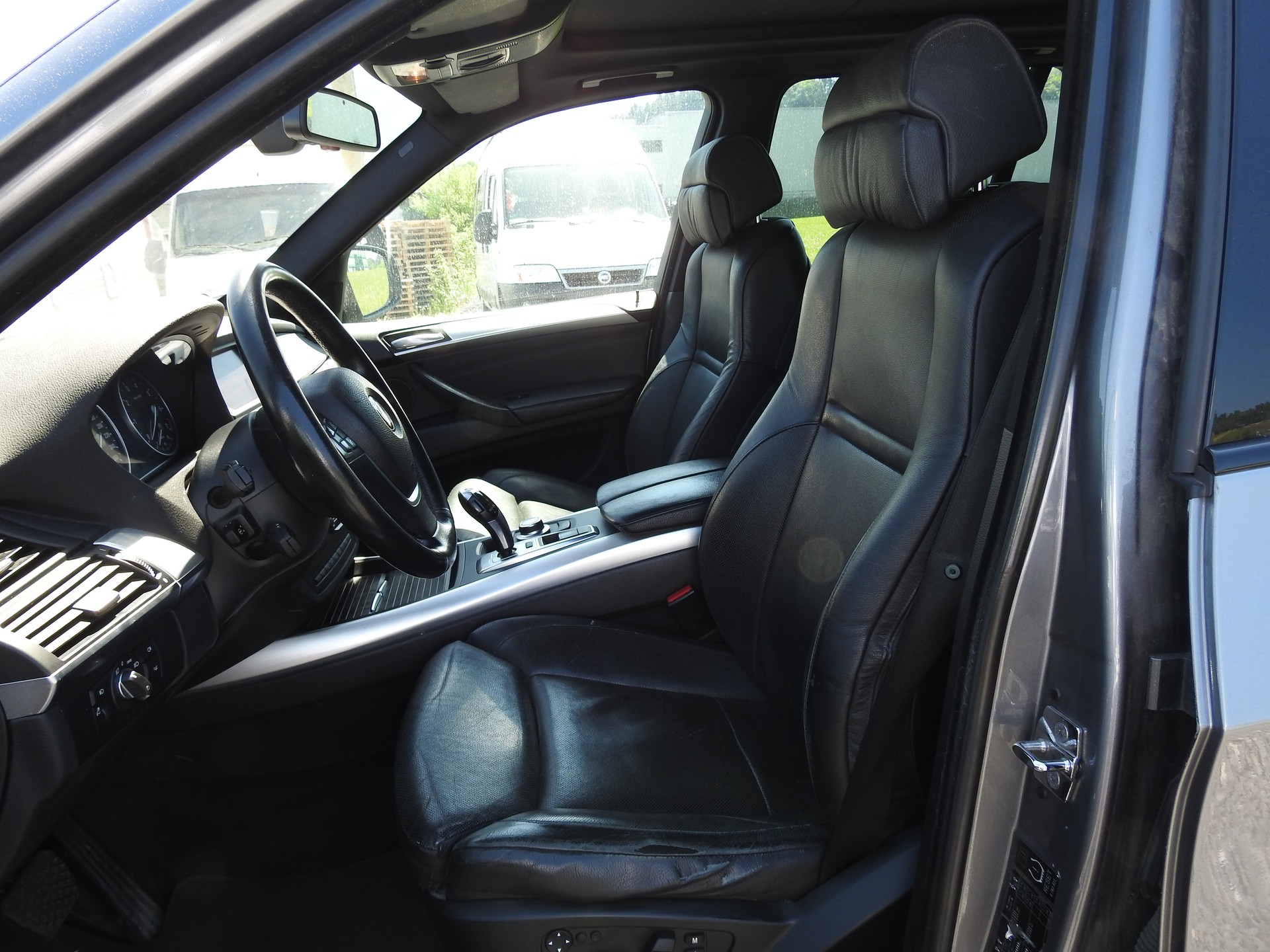 BMW X5 xDrive 48i (4.8i) Steptronic-image-13