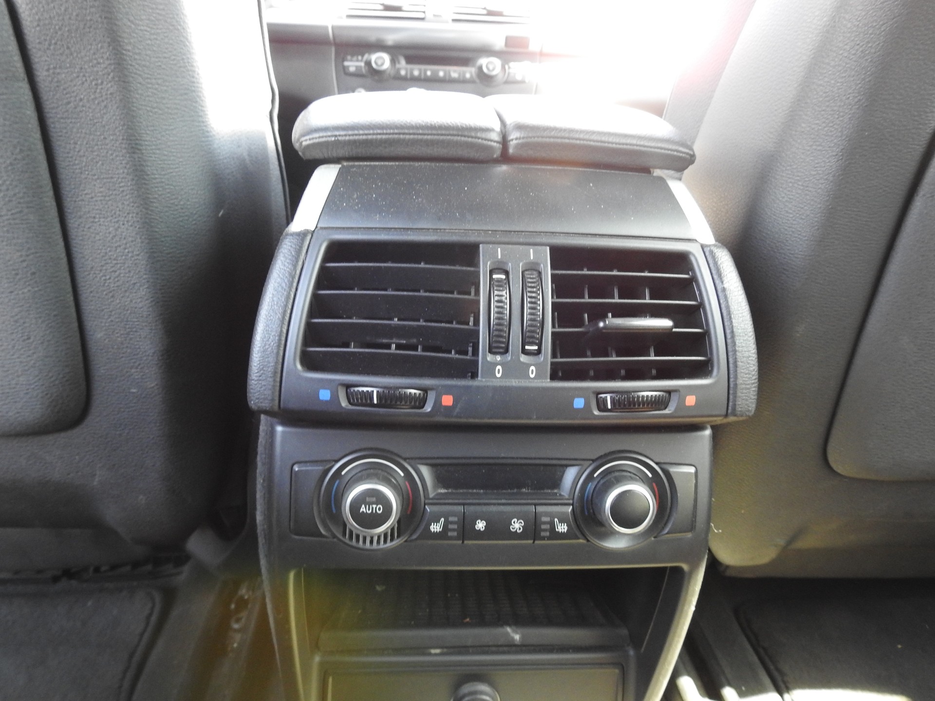 BMW X5 xDrive 48i (4.8i) Steptronic-image-18