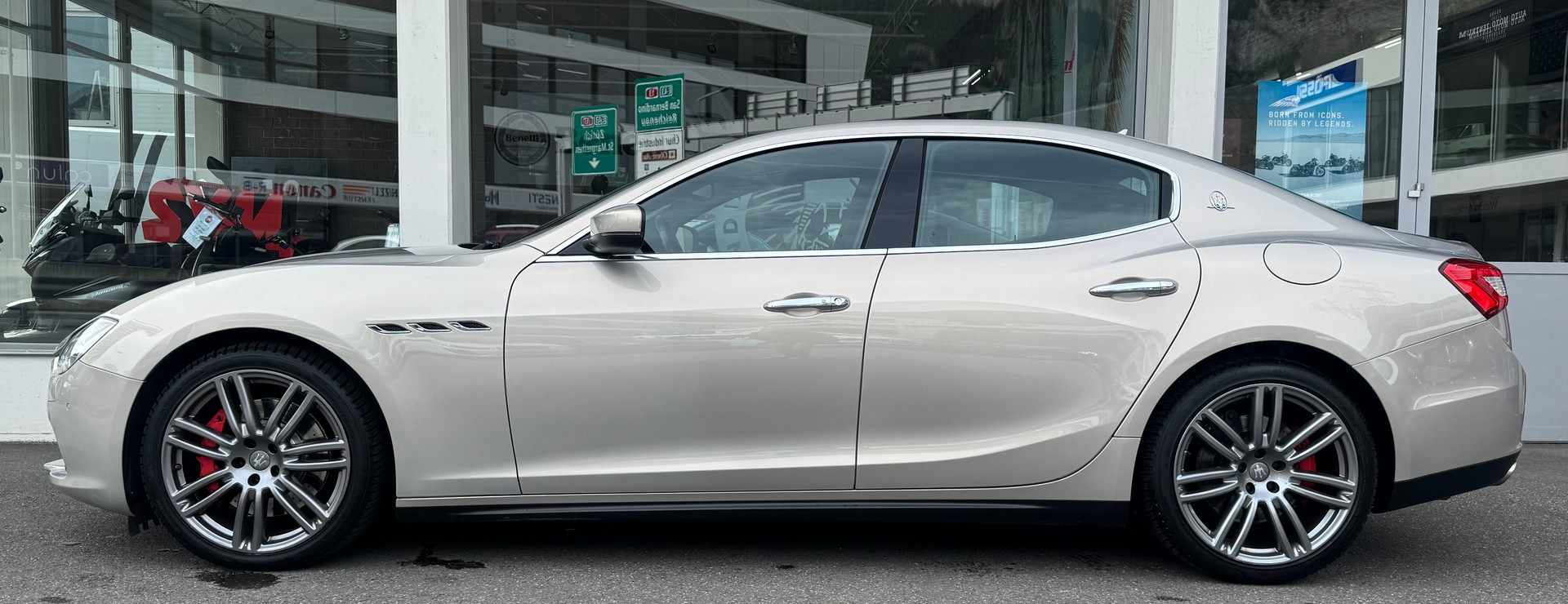 MASERATI Ghibli S Q4 3.0 V6 *Facelift*-image-2