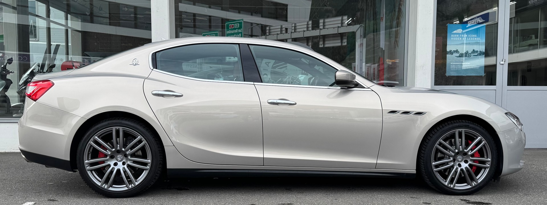 MASERATI Ghibli S Q4 3.0 V6 *Facelift*-image-1