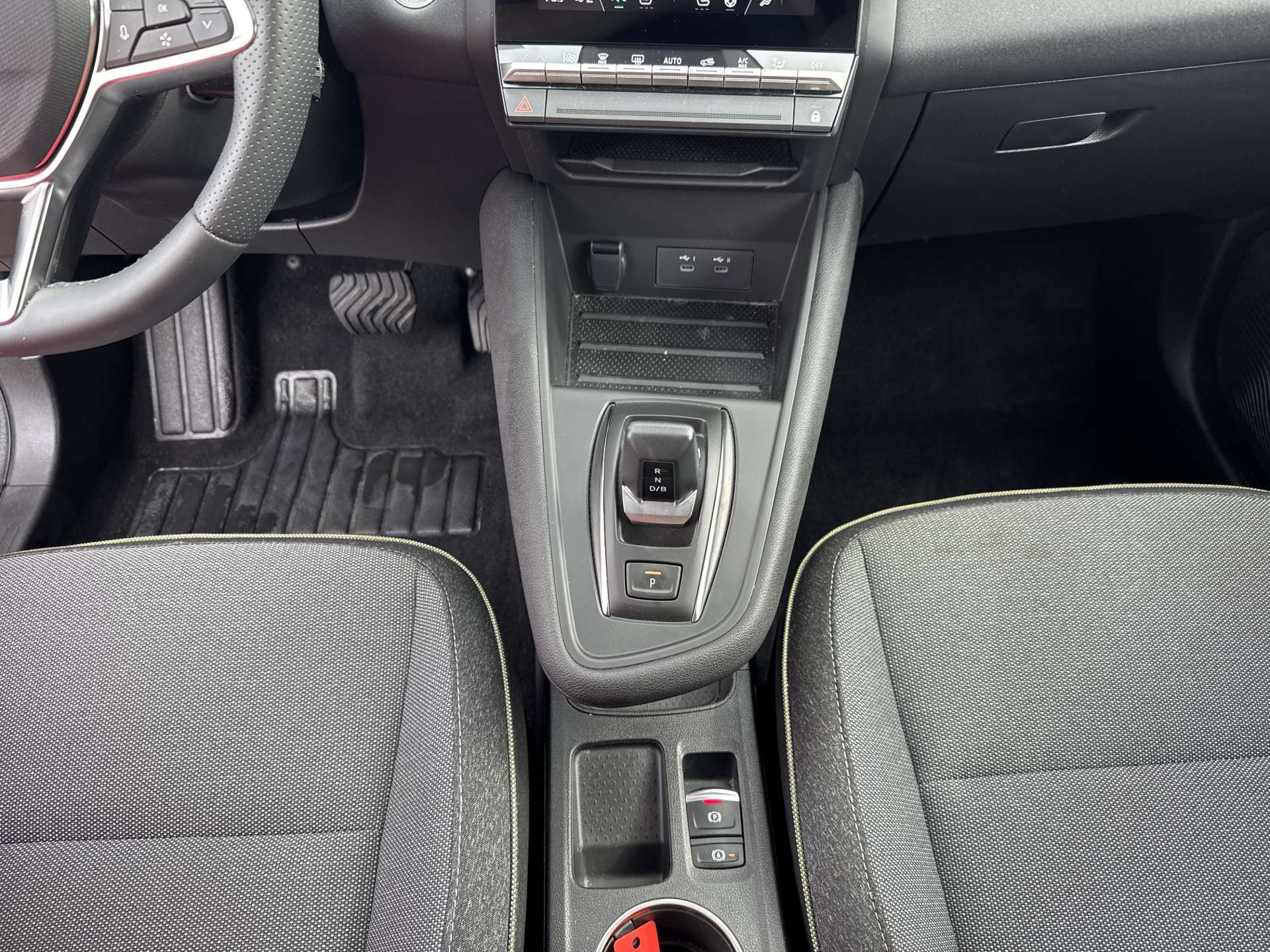 RENAULT Captur 1.8 E-Tech 160 Techno DHT-Automat-image-11