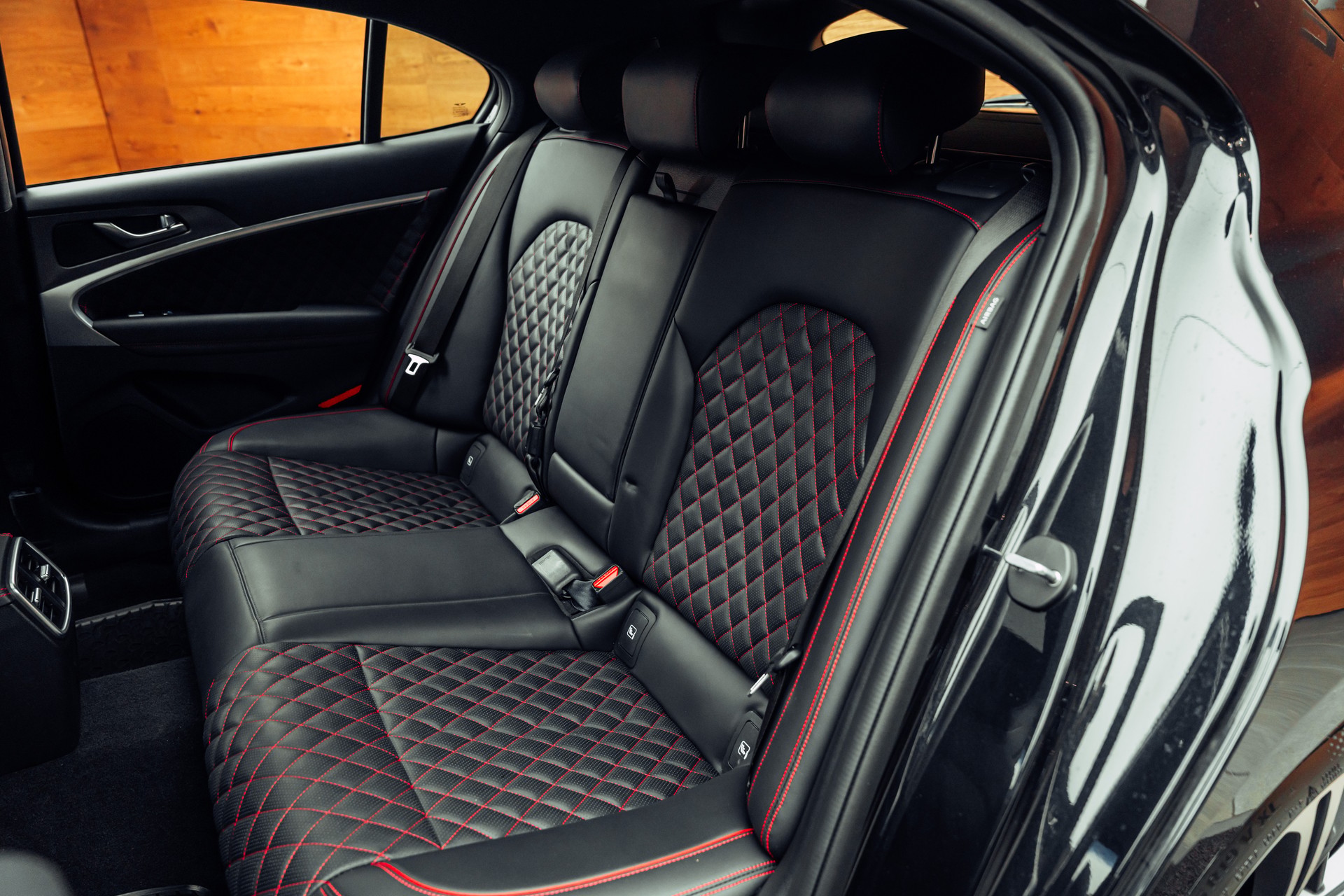 GENESIS G70 Shooting Brake 2.0 T Plus Sport AT8 AWD-image-7