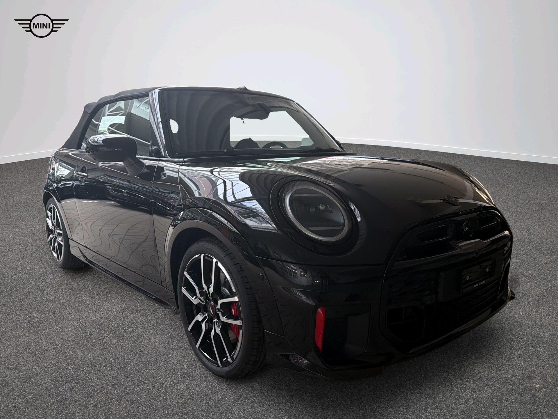MINI John Cooper Works Cabrio-image-11