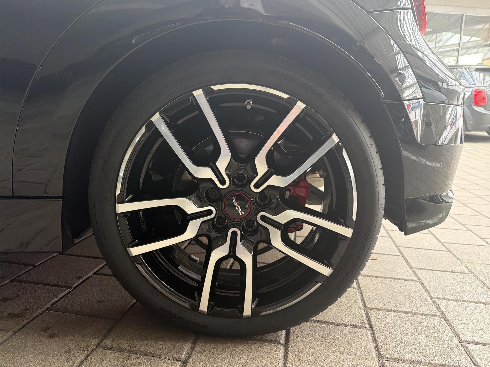 MINI John Cooper Works Cabrio-image-9