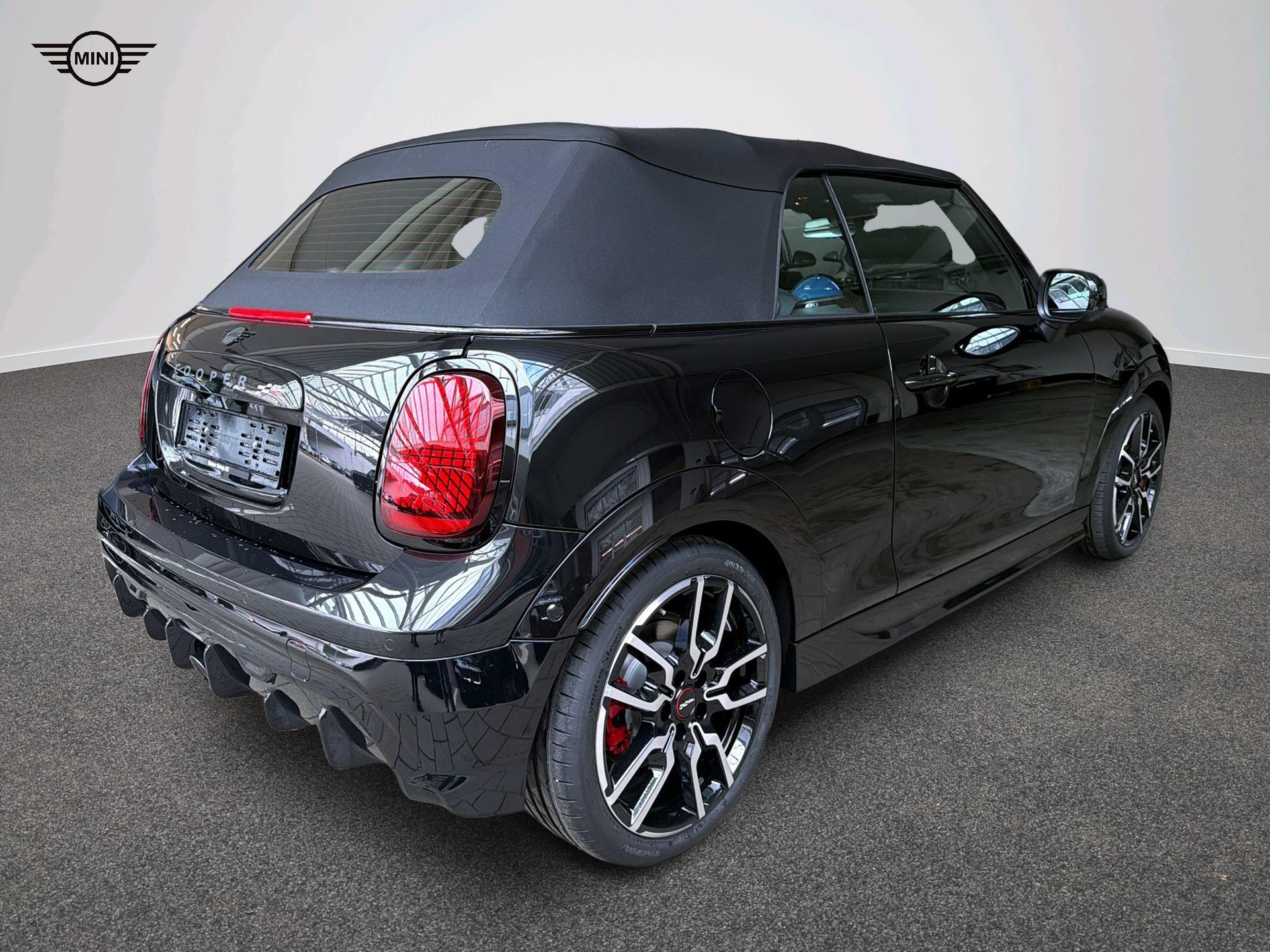 MINI John Cooper Works Cabrio-image-4