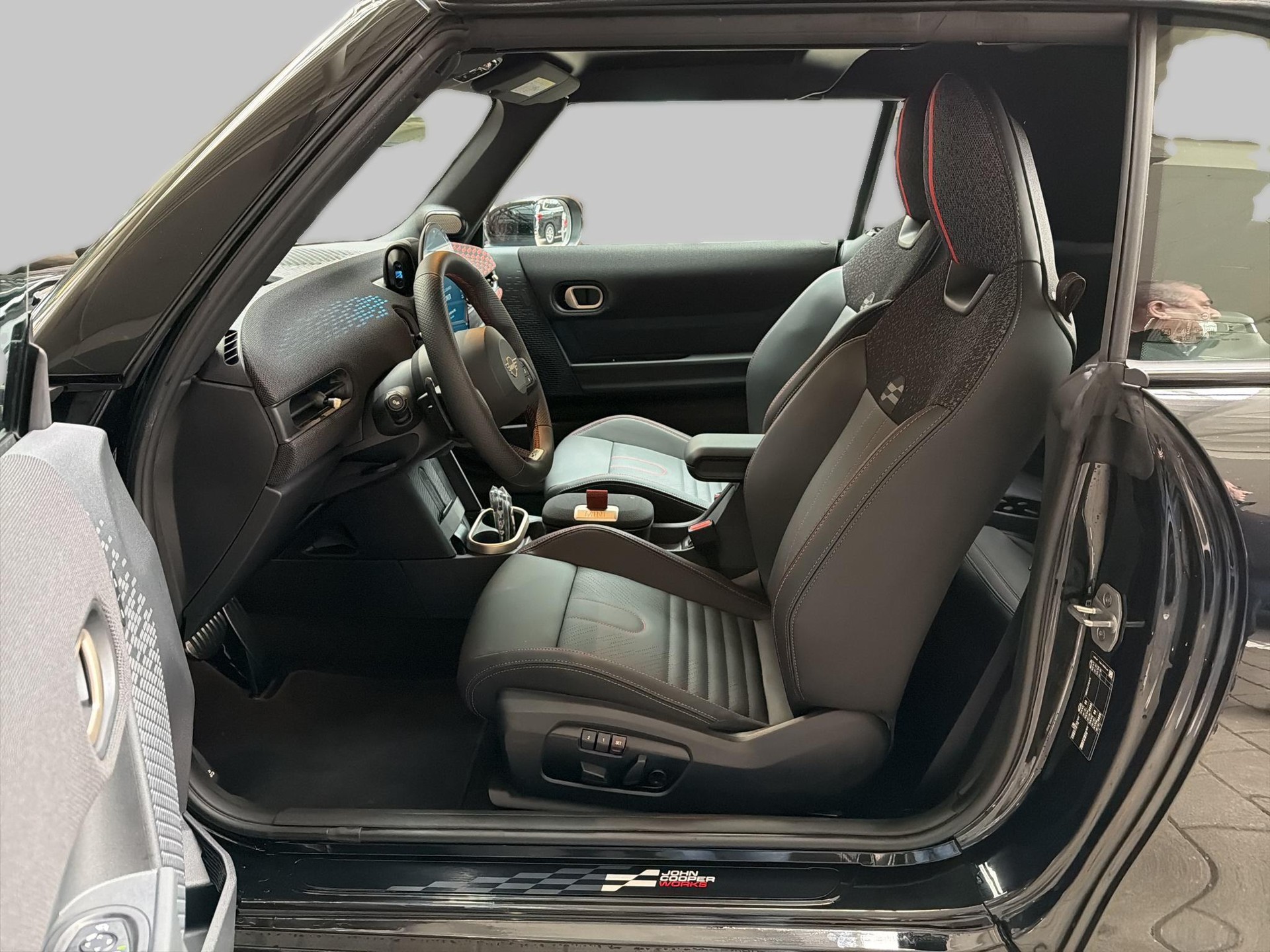 MINI John Cooper Works Cabrio-image-13