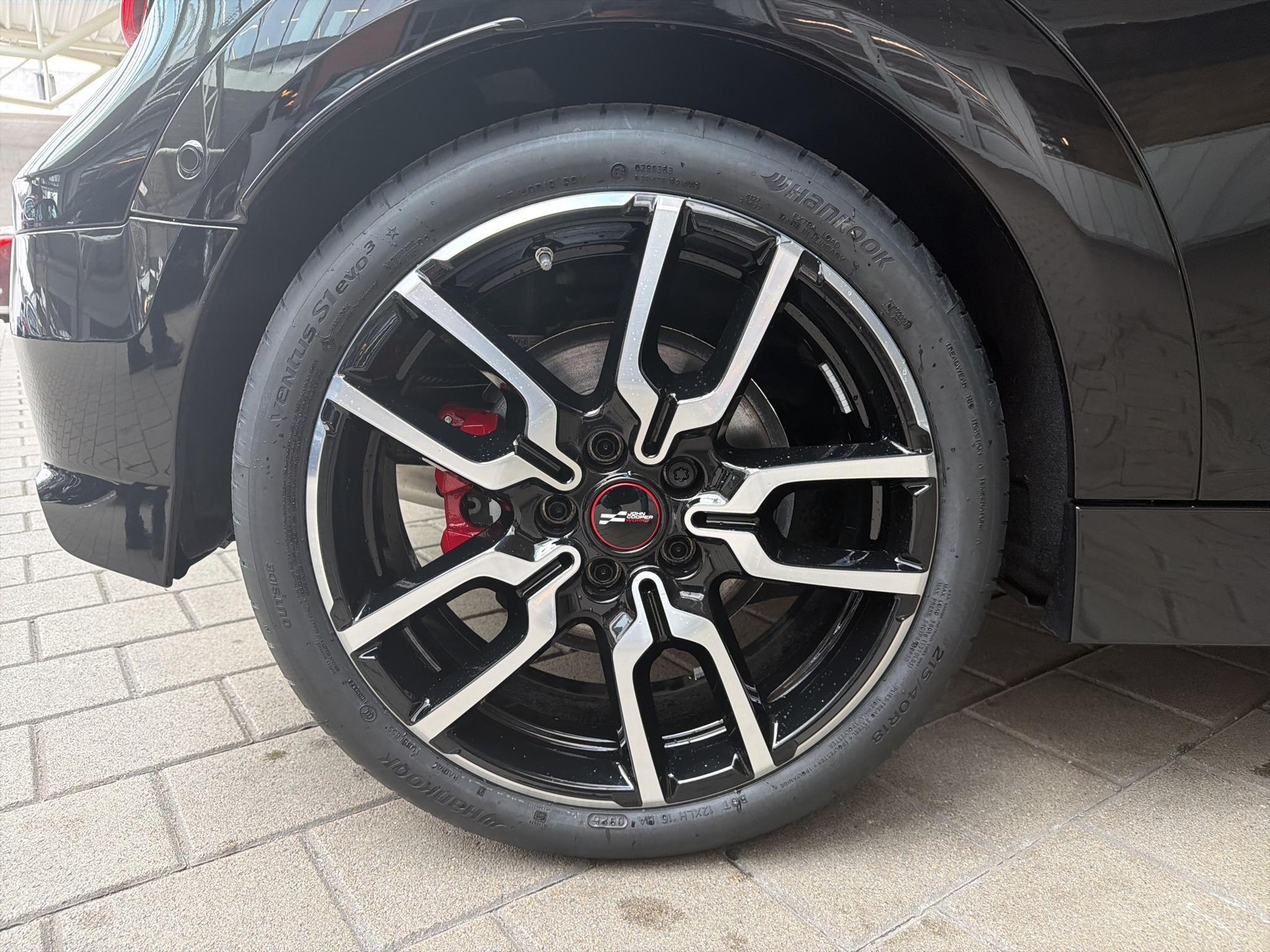 MINI John Cooper Works Cabrio-image-8