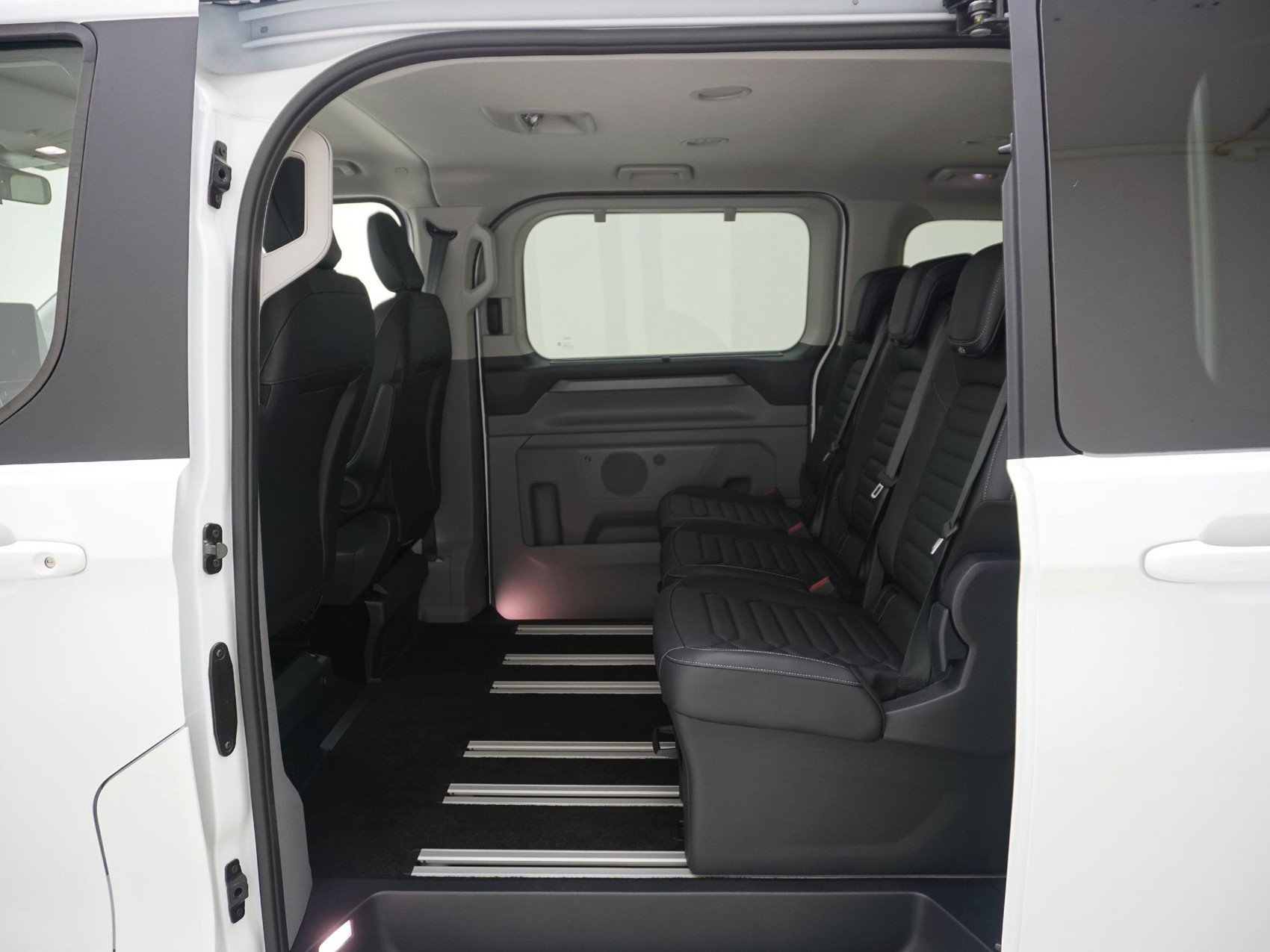 FORD Tourneo Custom 320 L1 2.0 TDCI 4x4 Titanium X-image-14