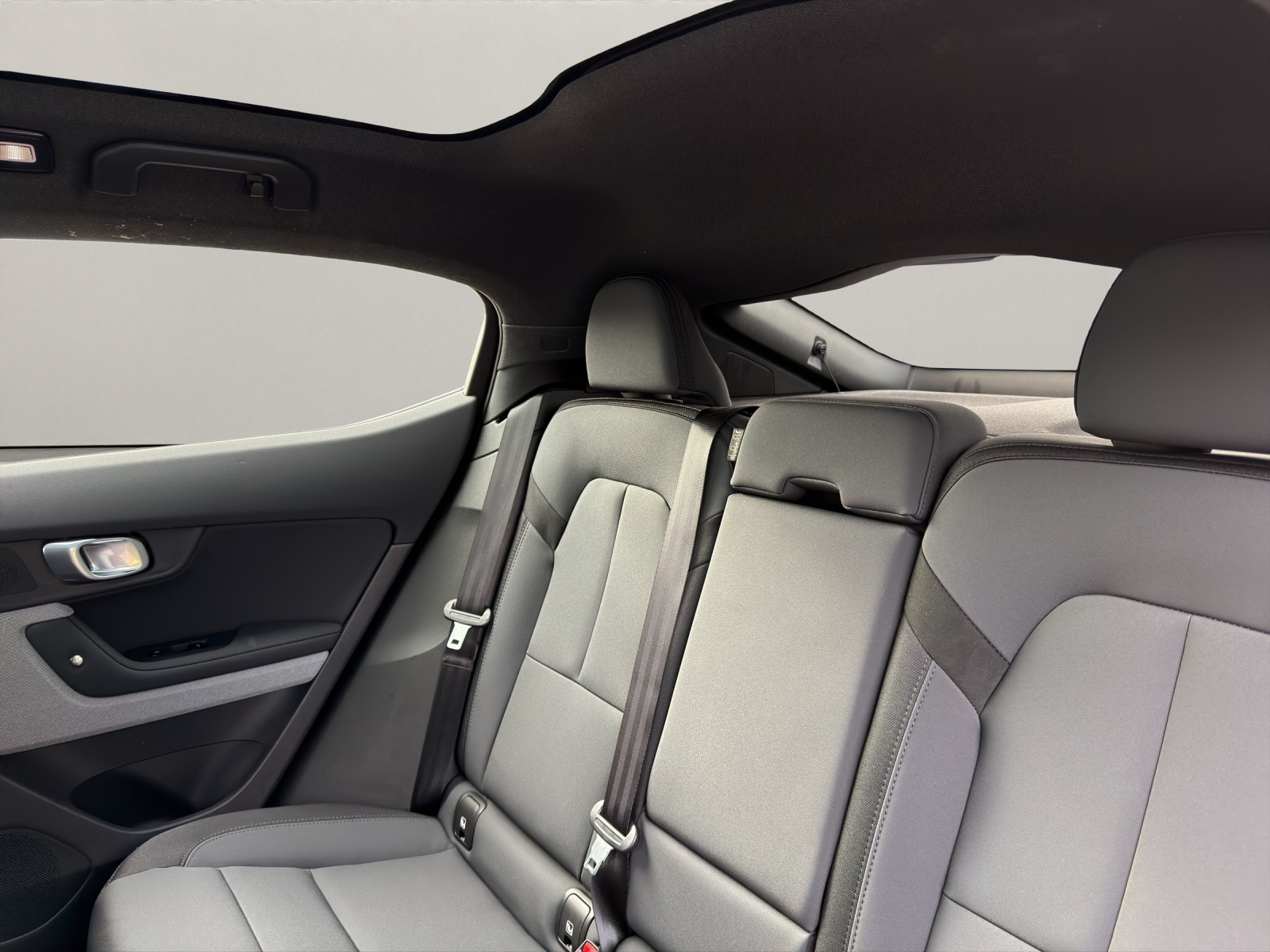 POLESTAR 2 Long Range Dual Motor-image-12