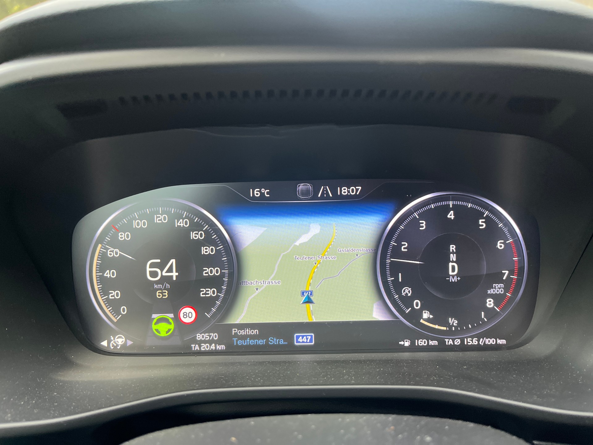 VOLVO XC 40 2.0 T5 R-Design AWD-image-7