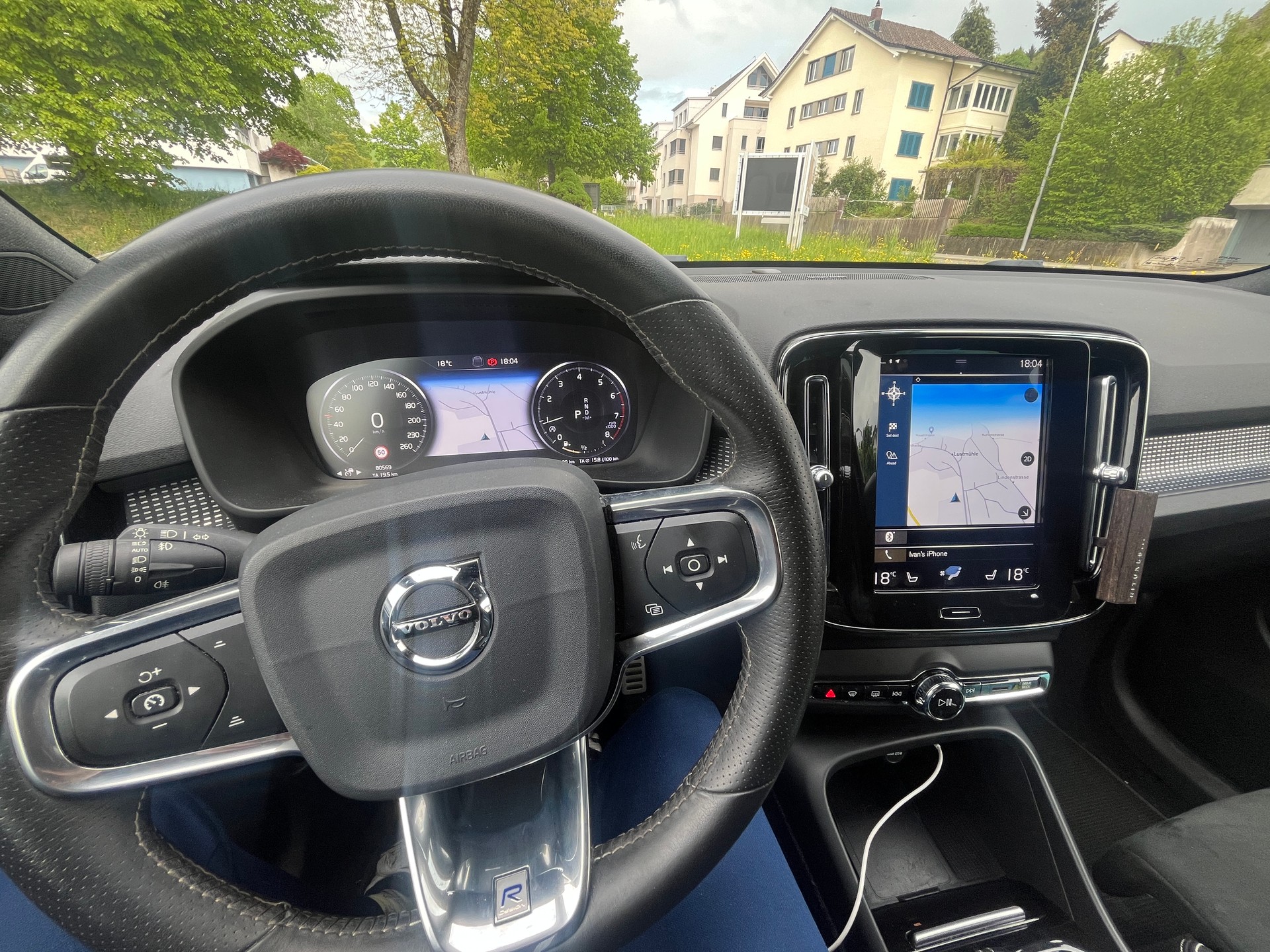 VOLVO XC 40 2.0 T5 R-Design AWD-image-3