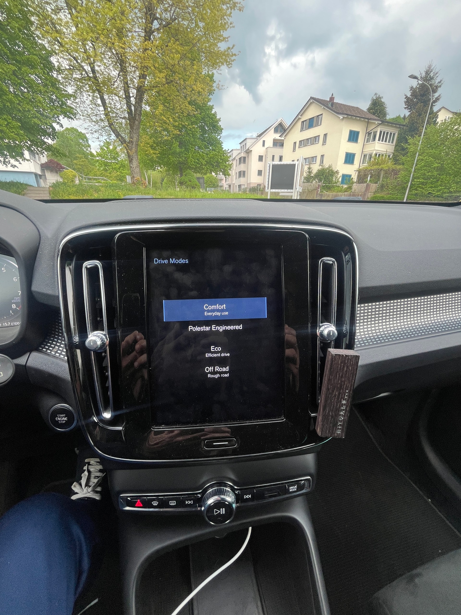 VOLVO XC 40 2.0 T5 R-Design AWD-image-10