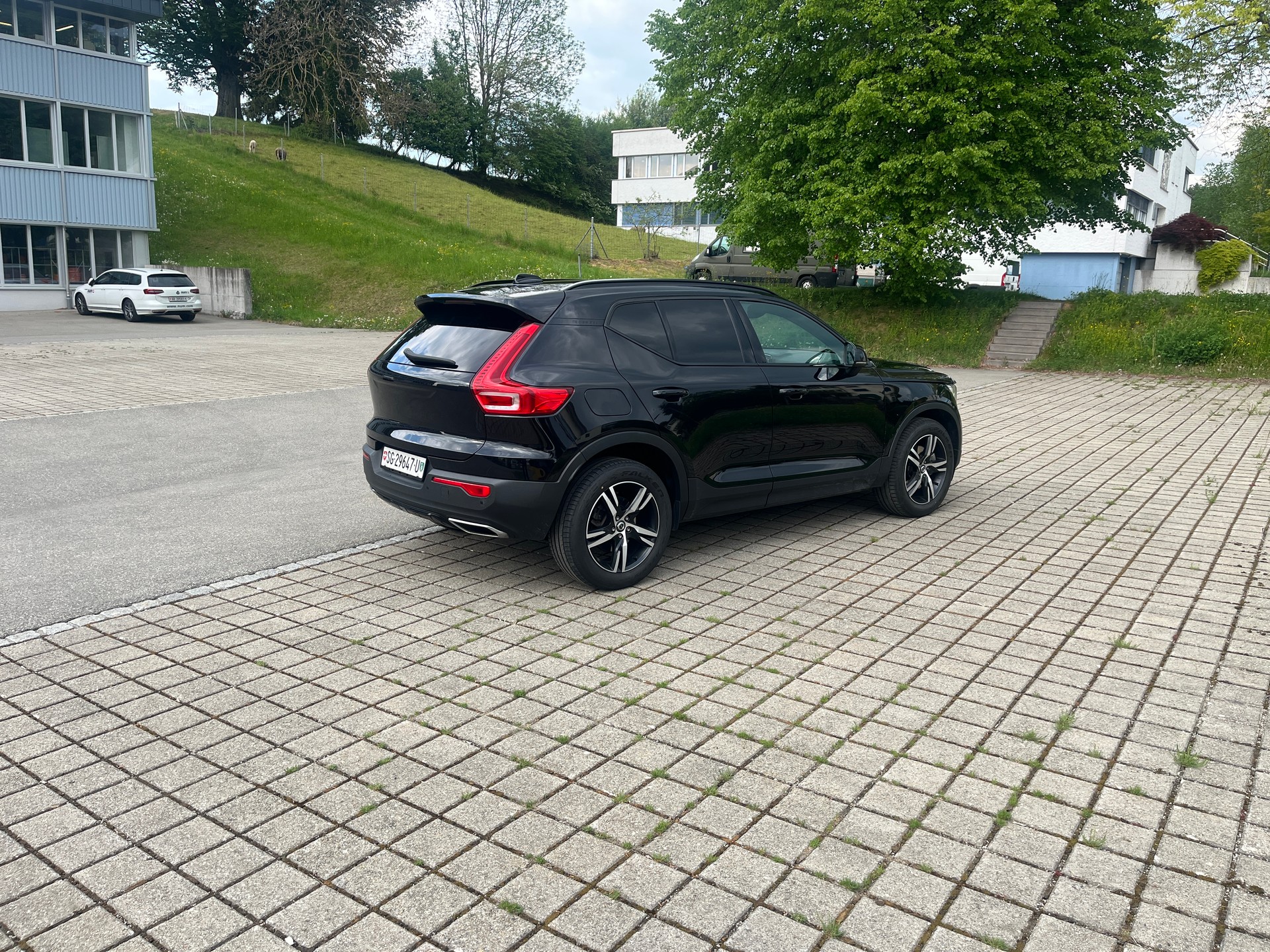 VOLVO XC 40 2.0 T5 R-Design AWD-image-1