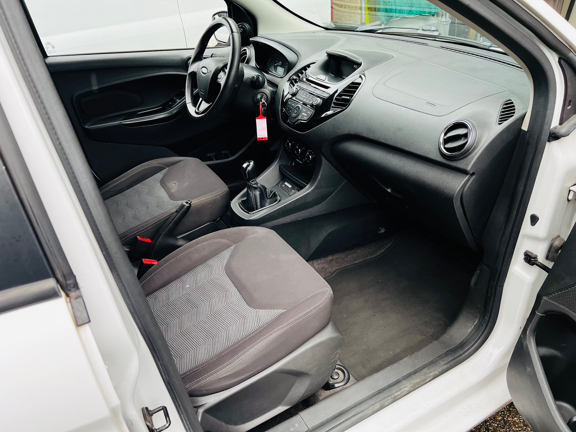 FORD KA+ 1.2 Ti-VCT White Edition-image-7