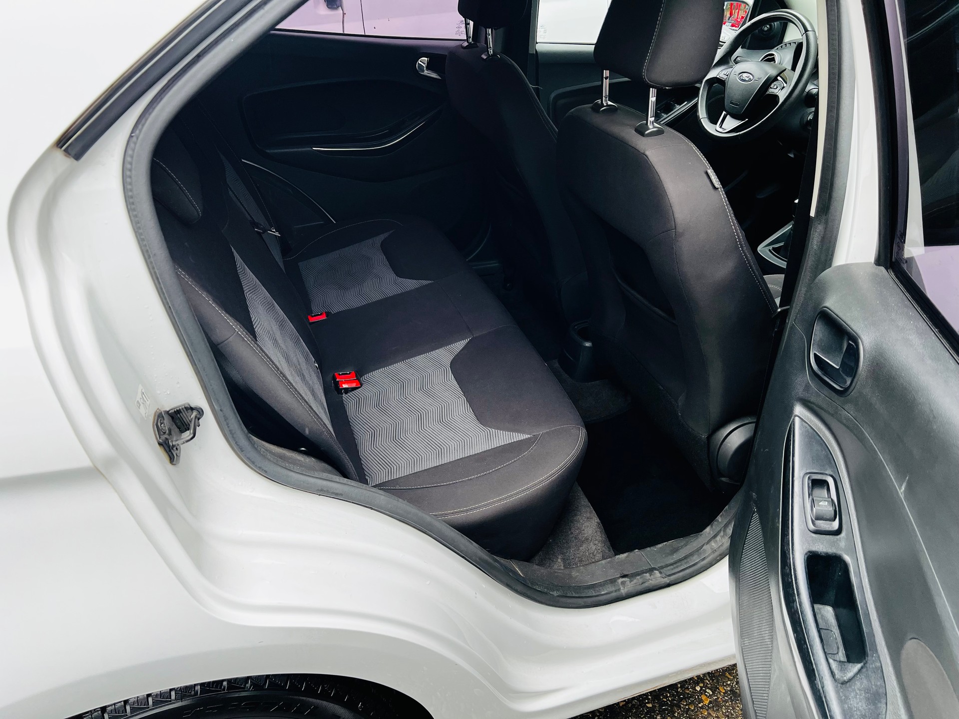 FORD KA+ 1.2 Ti-VCT White Edition-image-6