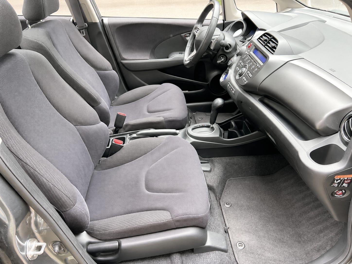 HONDA Jazz 1.3i Hybrid Exclusive CVT-image-6