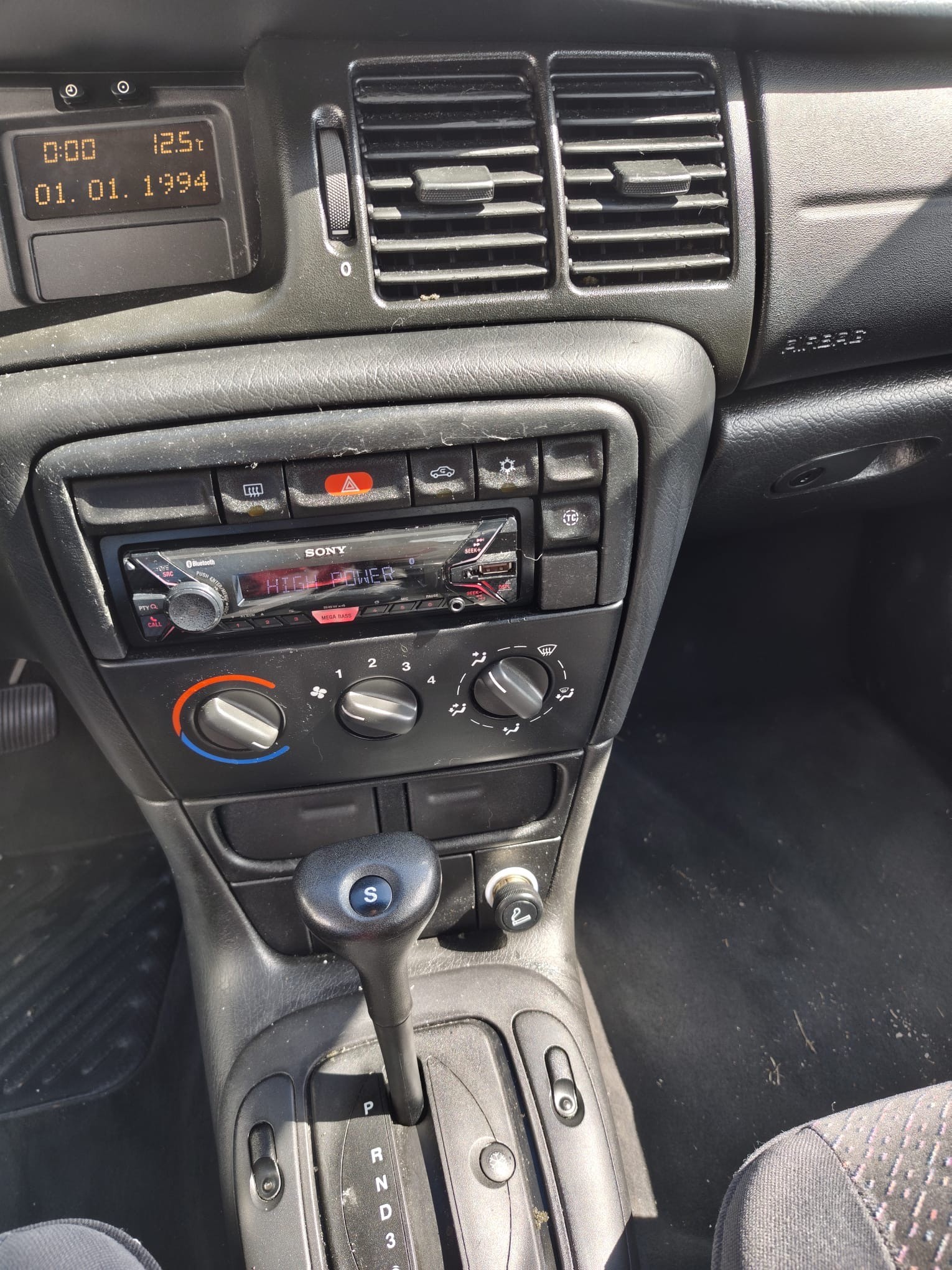 OPEL Vectra 2.0i 16V CD-image-8